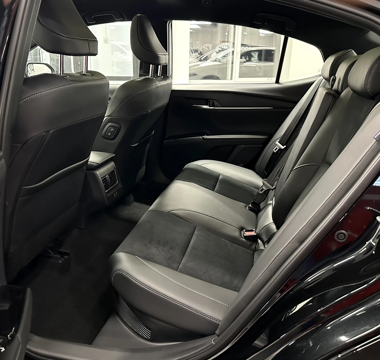 Toyota Camry, 2025г, передний привод, вариатор