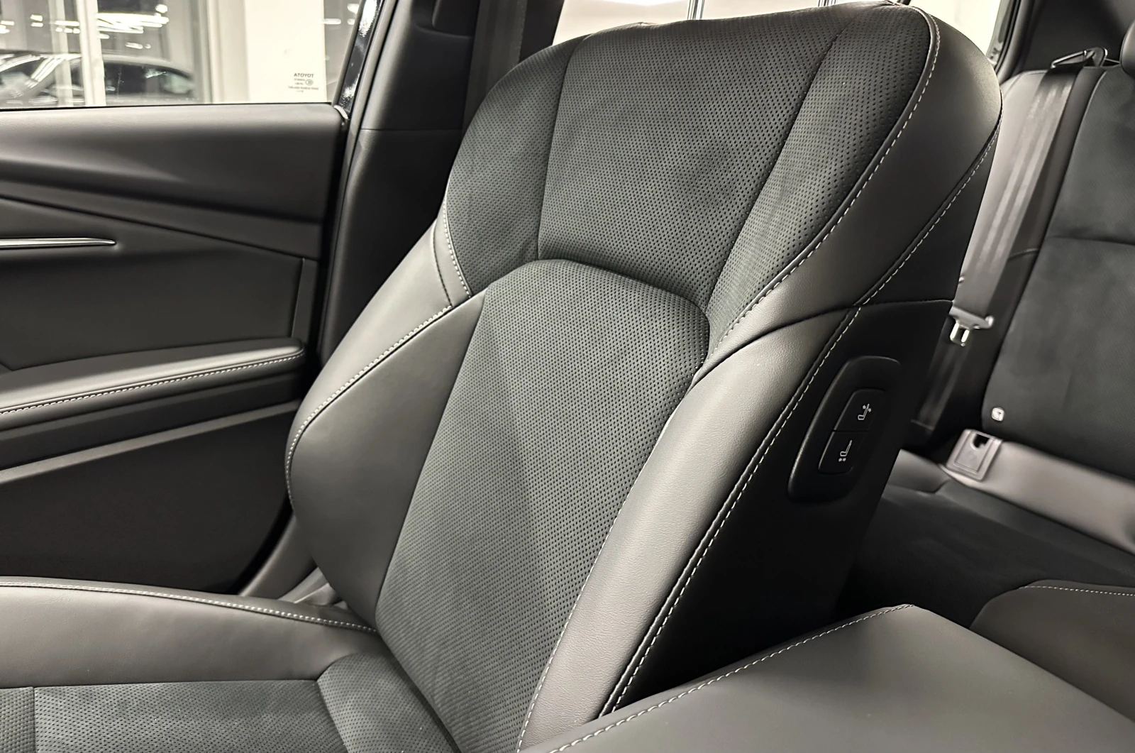 Toyota Camry, 2025г, передний привод, вариатор