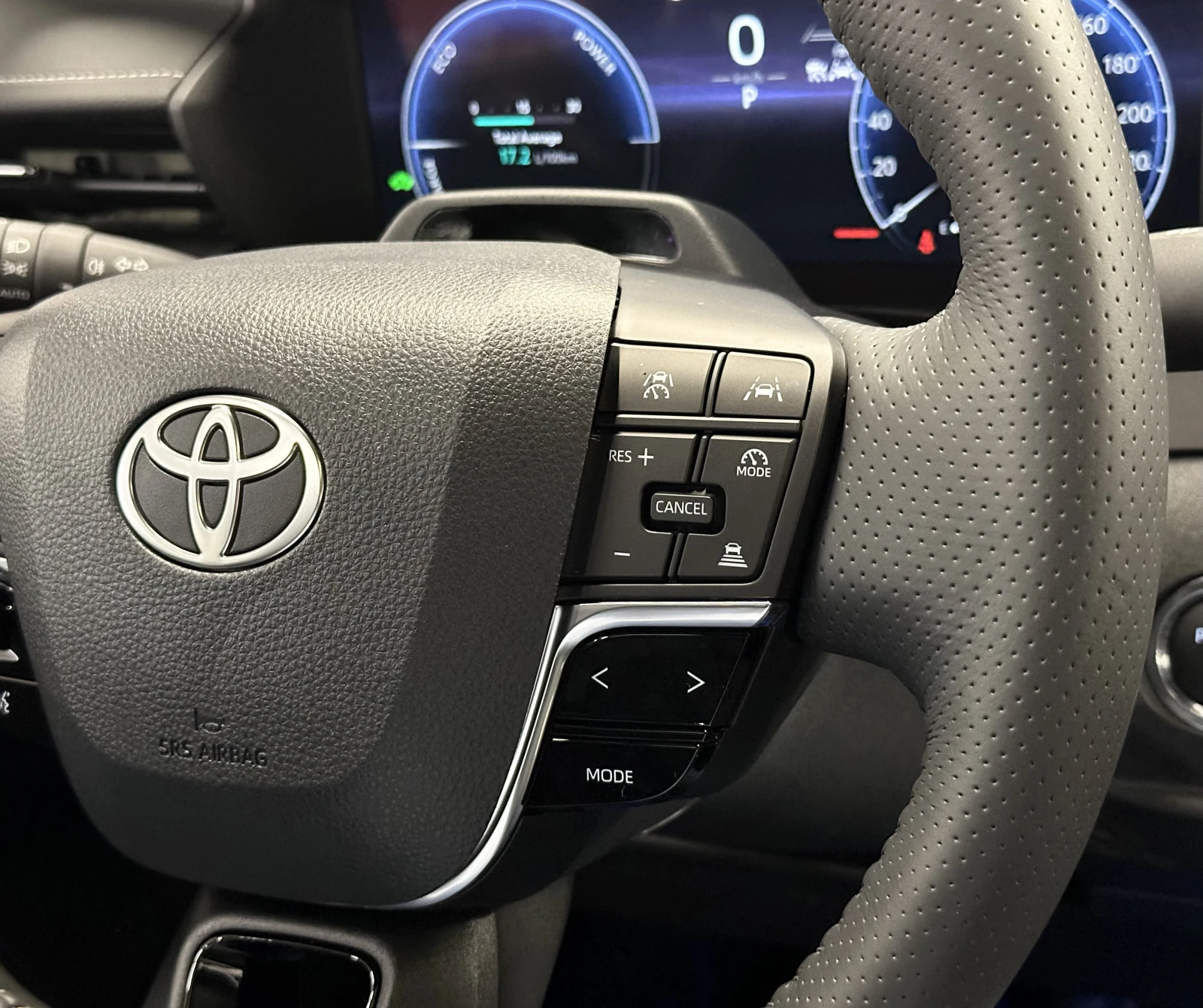 Toyota Camry, 2025г, передний привод, вариатор