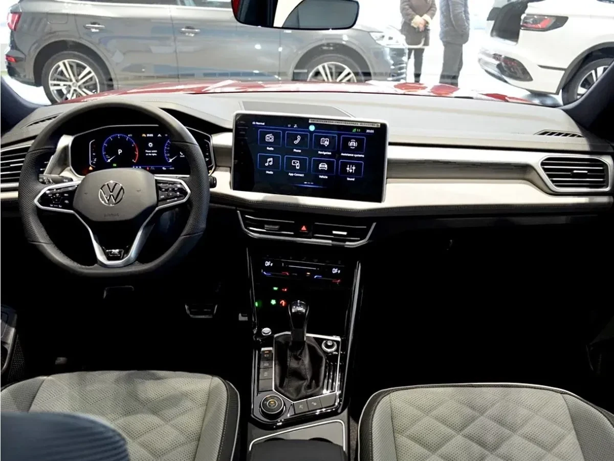 Volkswagen Tayron, 2024г, полный привод, робот