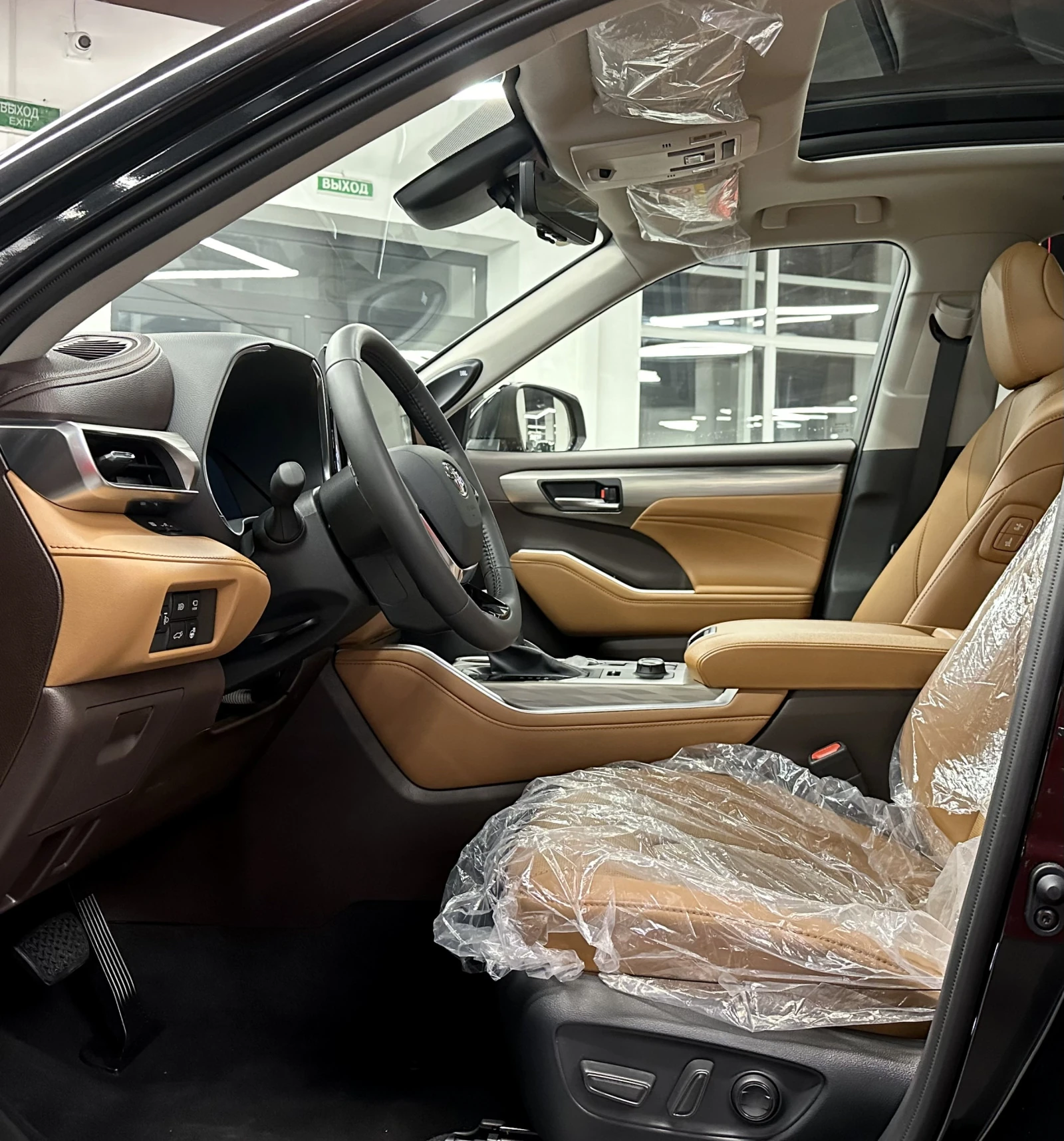 Toyota Highlander, 2024г, полный привод, автомат