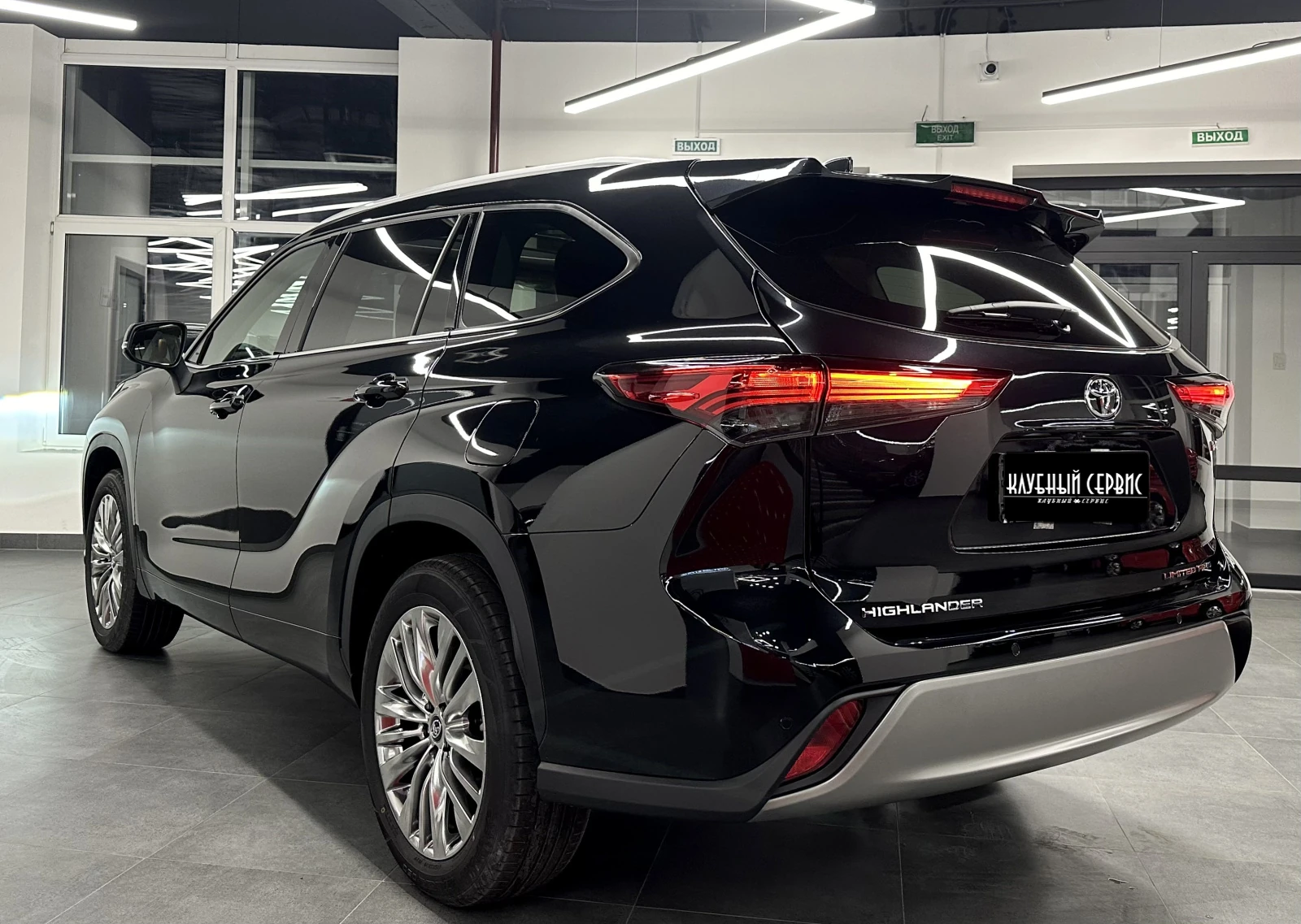 Toyota Highlander, 2024г, полный привод, автомат