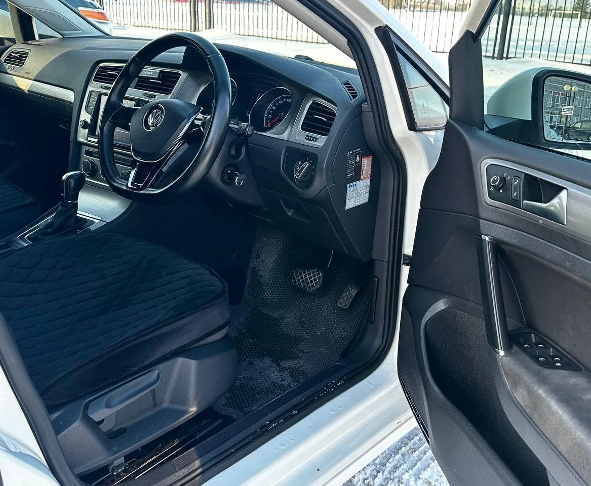 Volkswagen Golf, 2013г, передний привод, робот