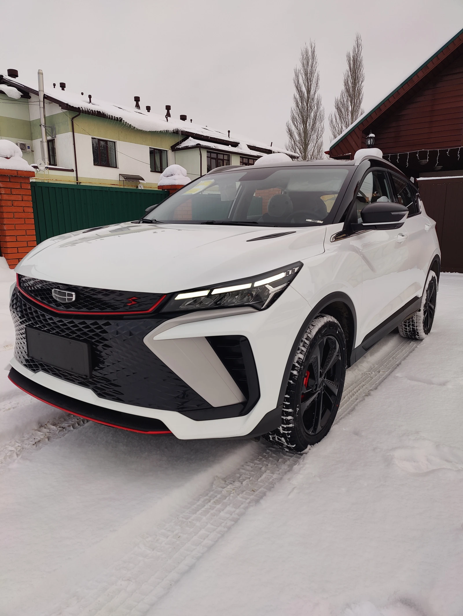 Geely Coolray, 2024г, передний привод, робот