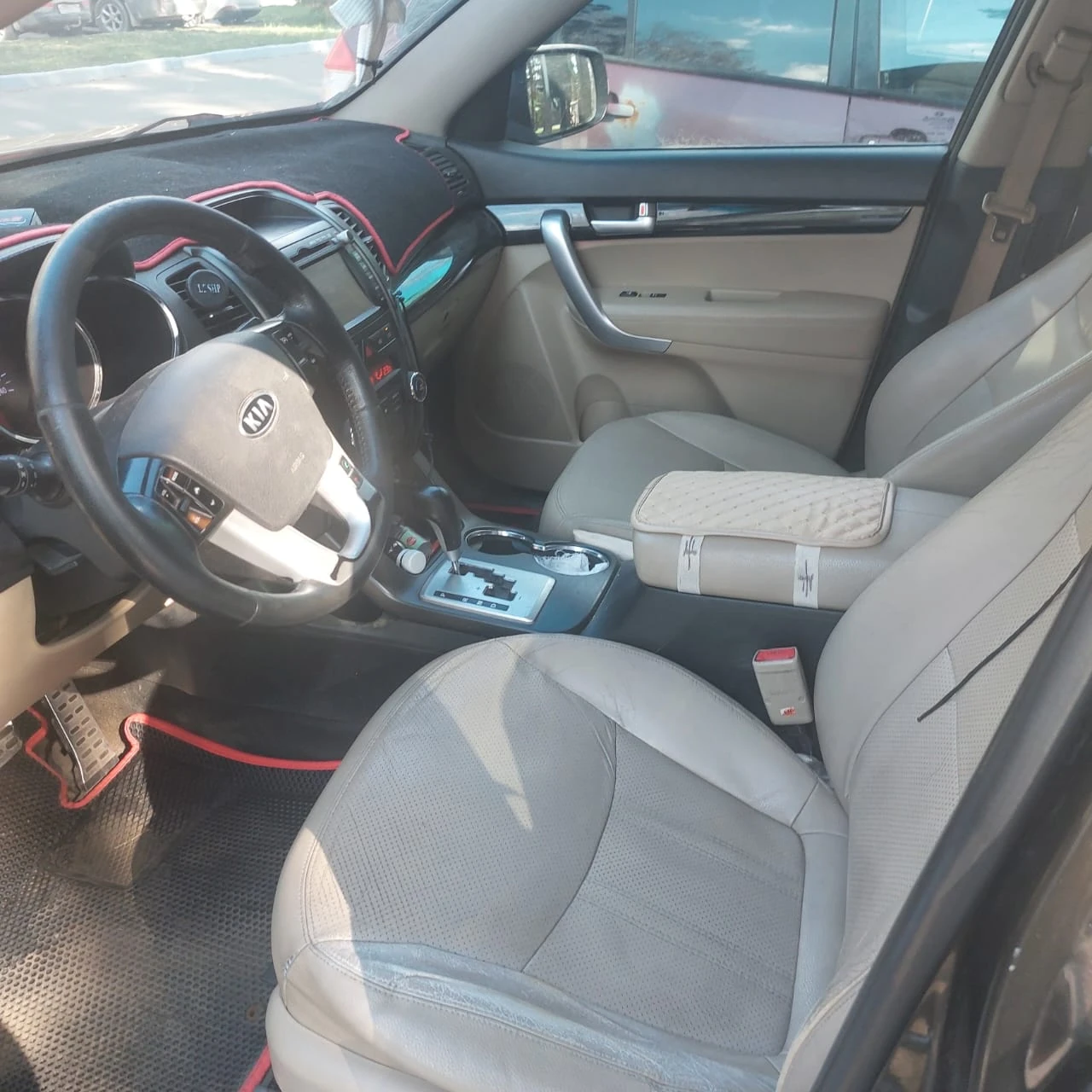 Kia Sorento, 2012г., полный привод, автомат