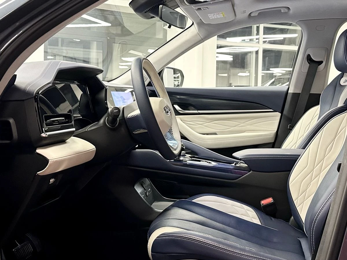 Geely Monjaro, 2022г, передний привод, автомат