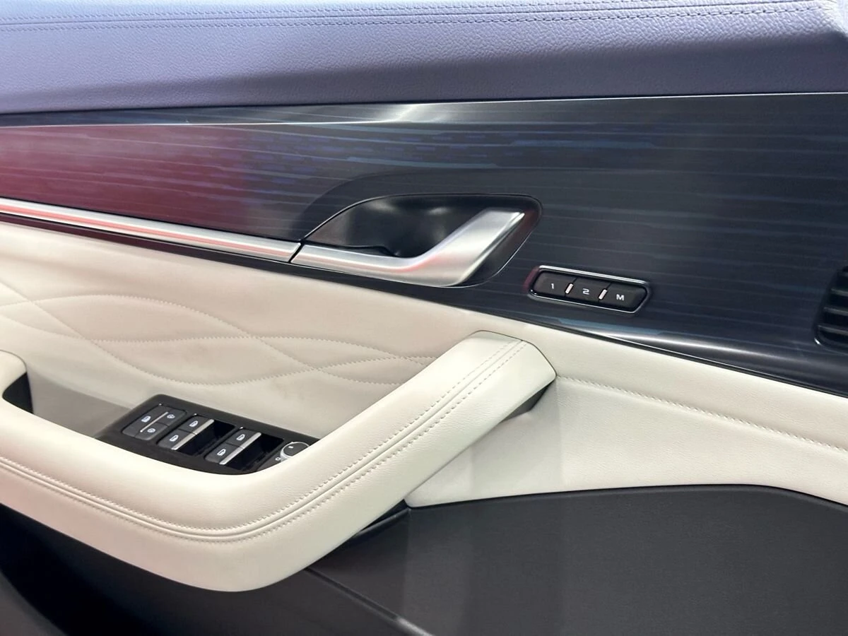 Geely Monjaro, 2022г, передний привод, автомат