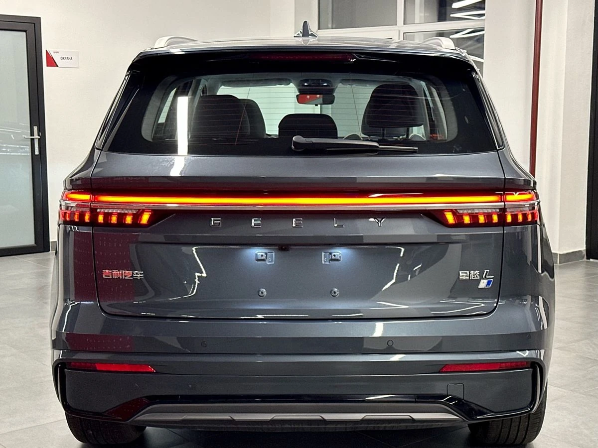 Geely Monjaro, 2022г, передний привод, автомат