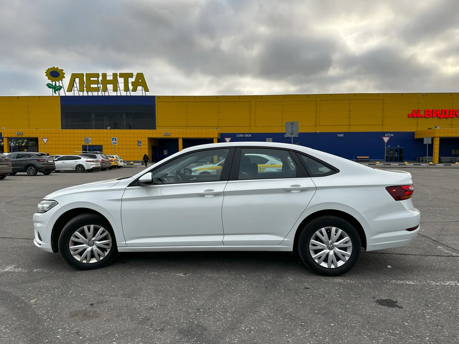 Volkswagen Jetta, 2021г, передний привод, автомат