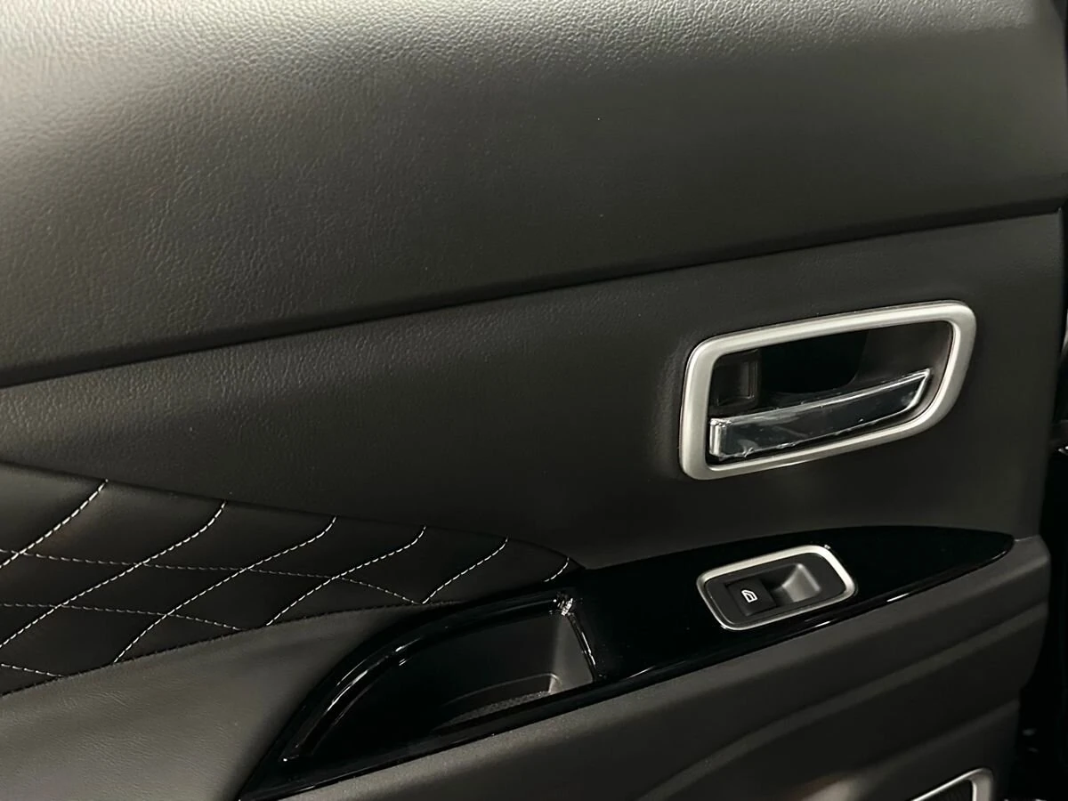 Mitsubishi Outlander, 2022г, передний привод, вариатор