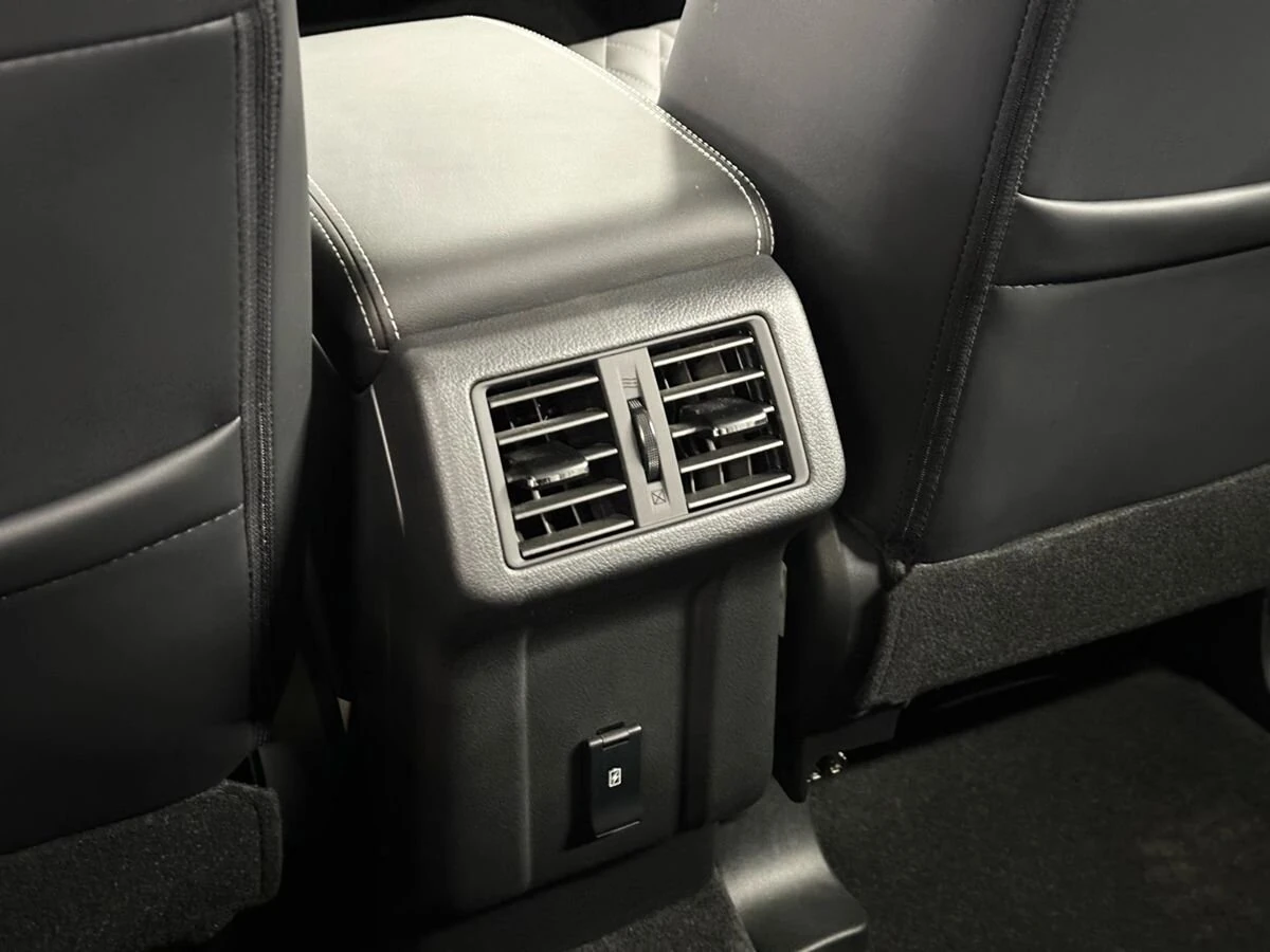 Mitsubishi Outlander, 2022г, передний привод, вариатор