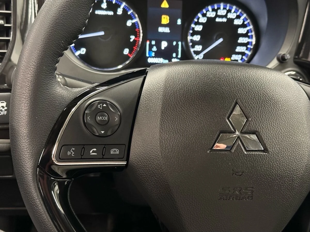 Mitsubishi Outlander, 2022г, передний привод, вариатор