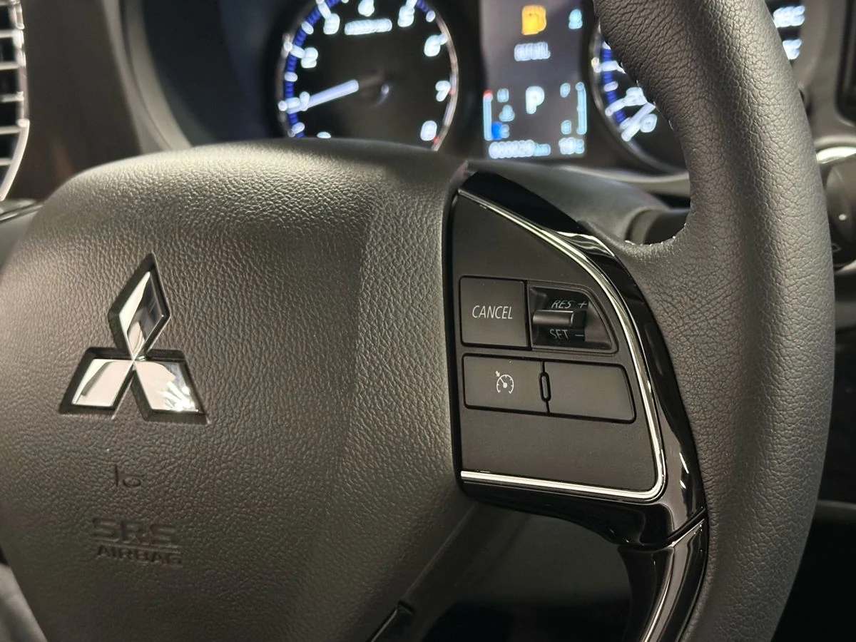 Mitsubishi Outlander, 2022г, передний привод, вариатор