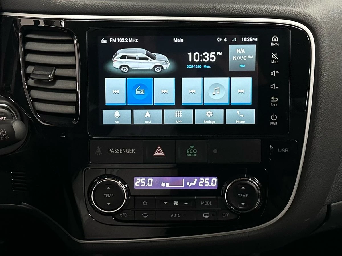 Mitsubishi Outlander, 2022г, передний привод, вариатор