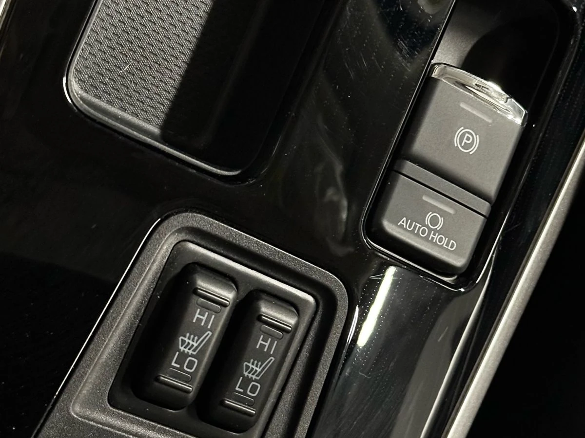 Mitsubishi Outlander, 2022г, передний привод, вариатор