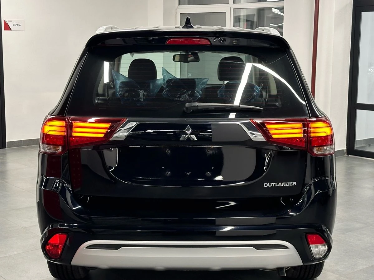 Mitsubishi Outlander, 2022г, передний привод, вариатор