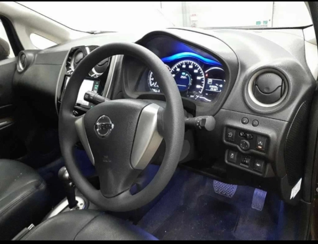 Nissan Note, 2015г, передний привод, вариатор