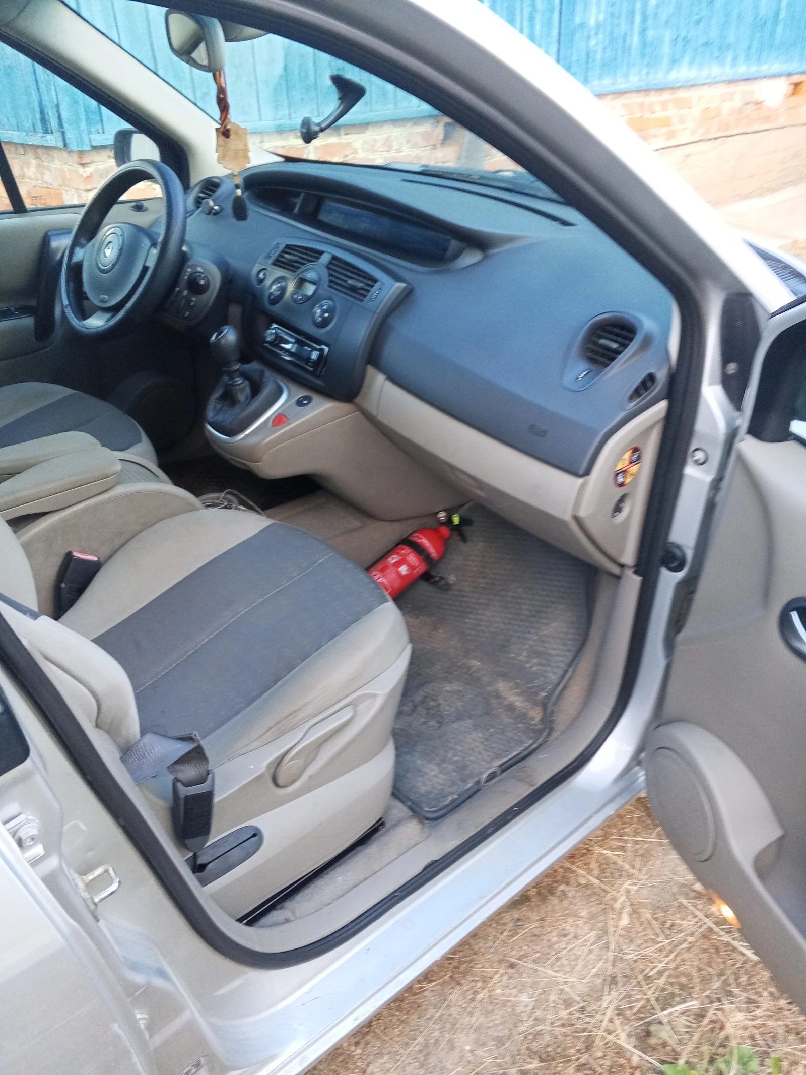 Renault Scenic, 2006г, передний привод, механика