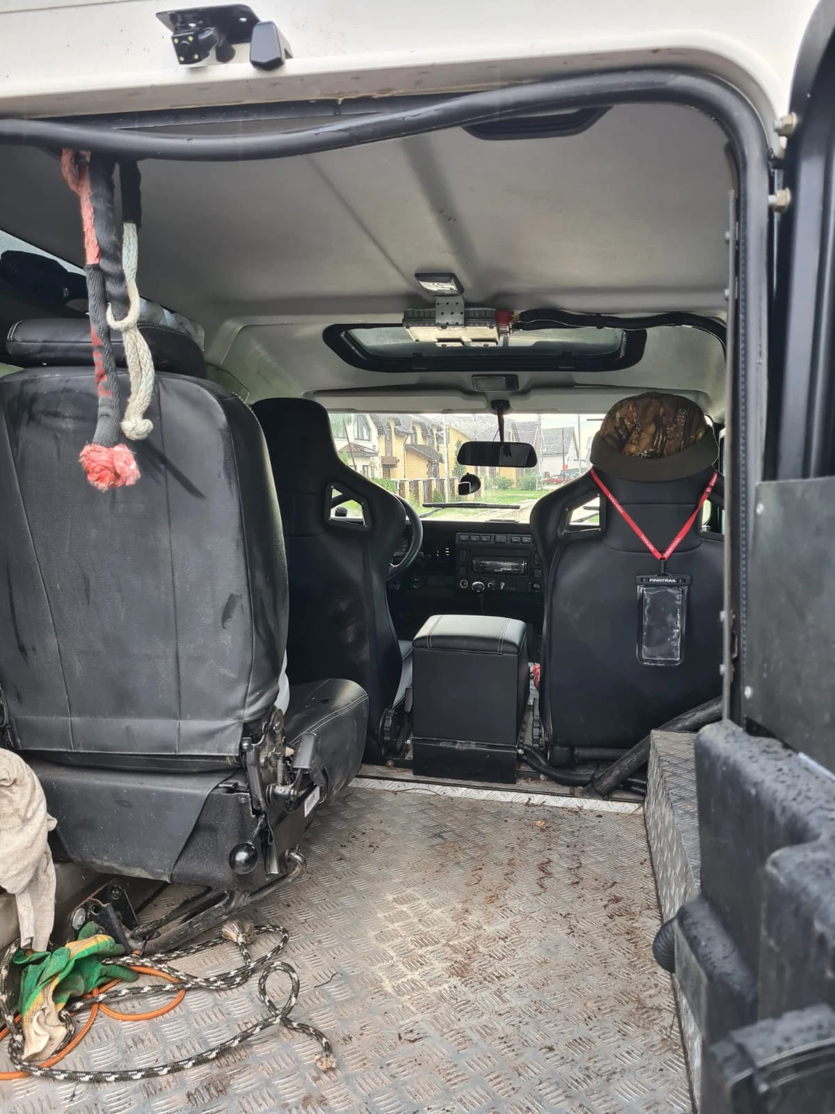 Land Rover Defender, 2006г, полный привод, механика