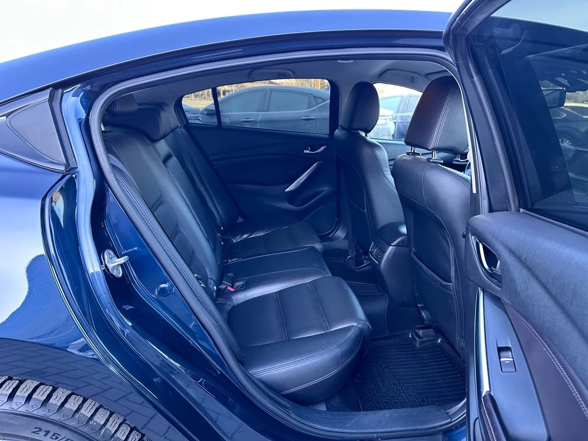 Mazda 6, 2015г, передний привод, автомат