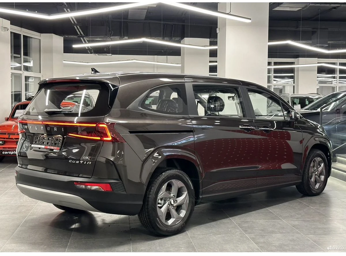Hyundai Custin, 2024г, передний привод, автомат