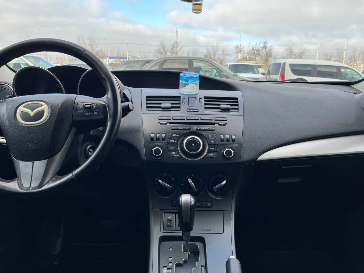 Mazda 3, 2012г, передний привод, автомат