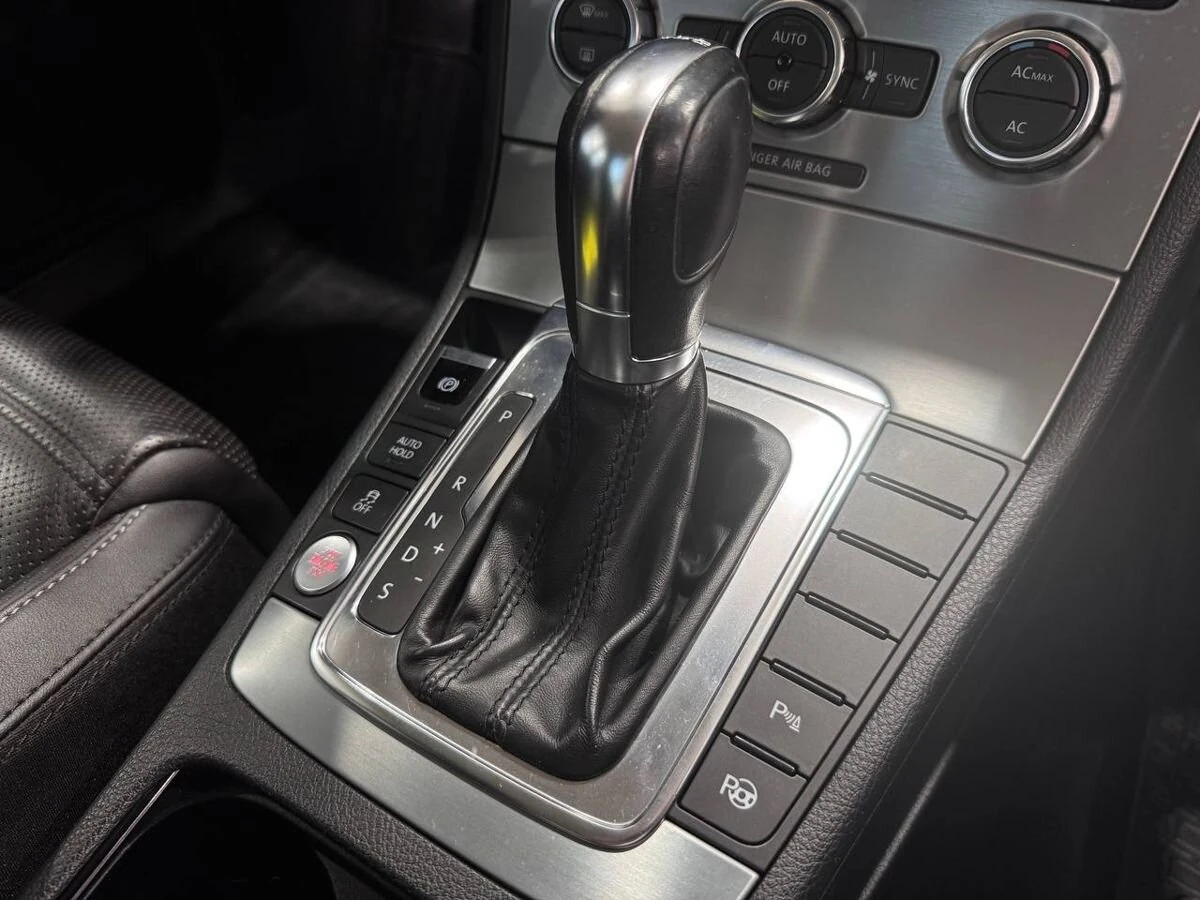 Volkswagen Passat CC, 2012г, передний привод, робот