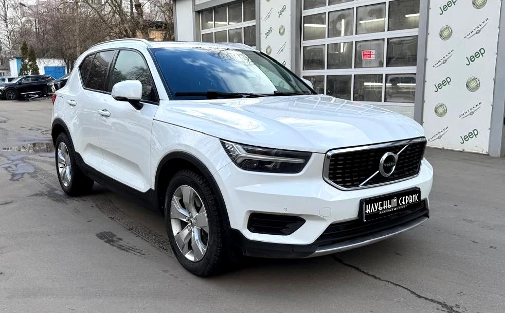 Volvo XC40, 2020г, полный привод, автомат