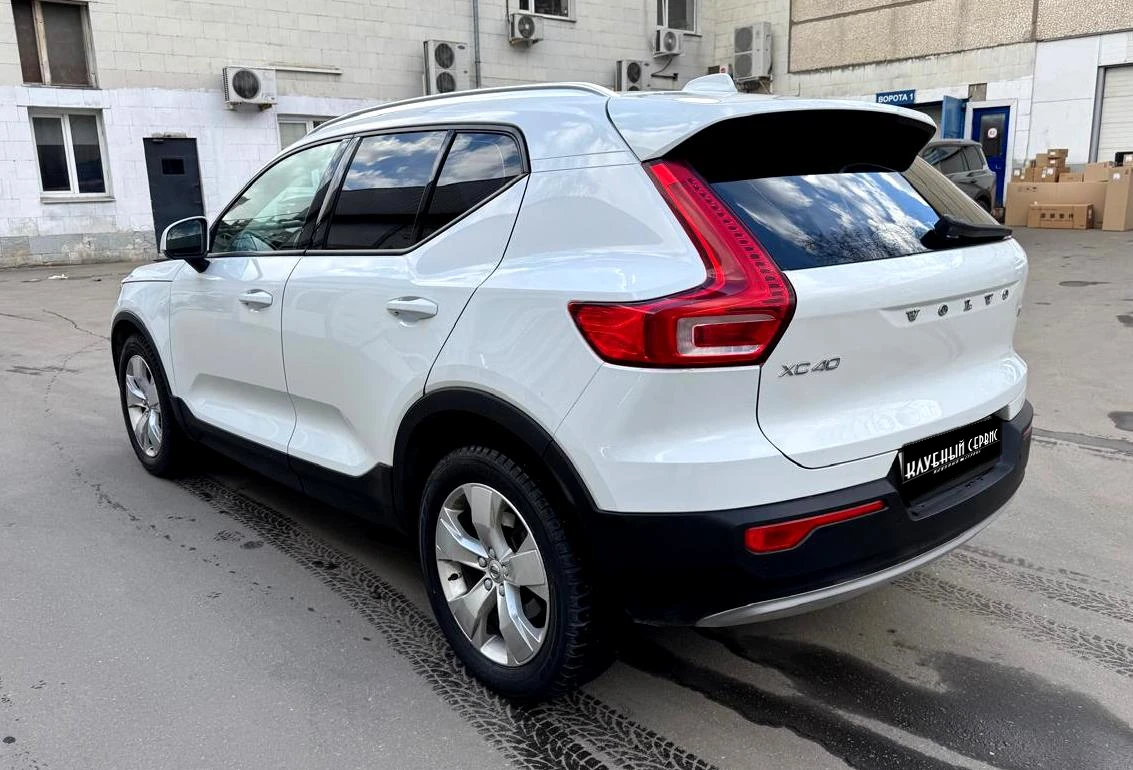 Volvo XC40, 2020г, полный привод, автомат