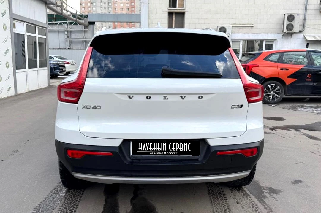 Volvo XC40, 2020г, полный привод, автомат