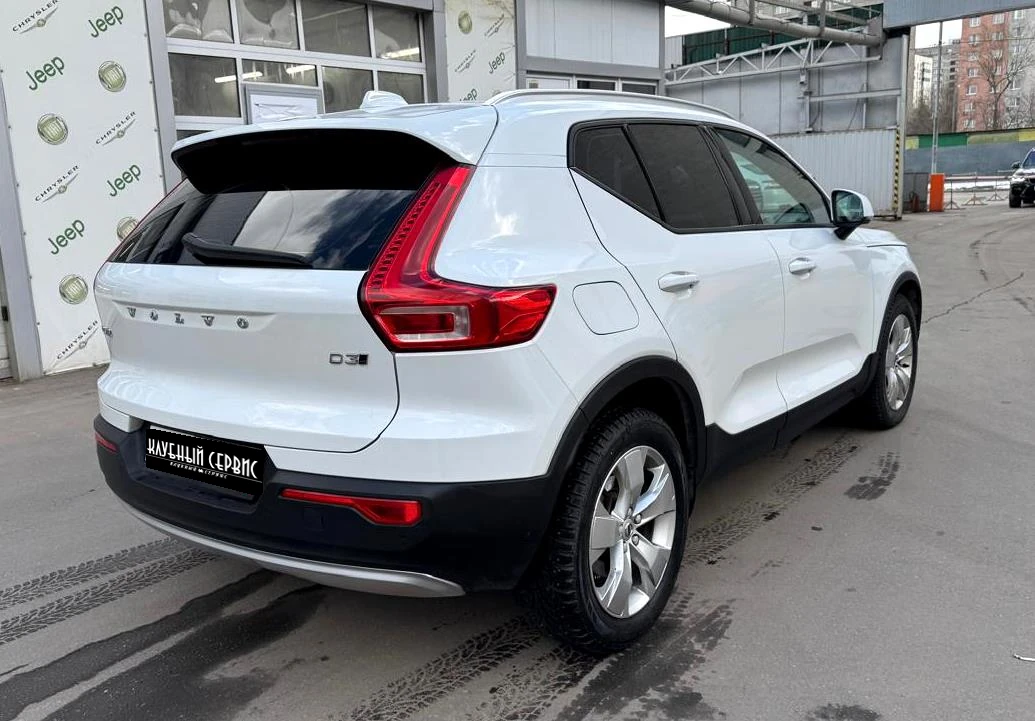 Volvo XC40, 2020г, полный привод, автомат