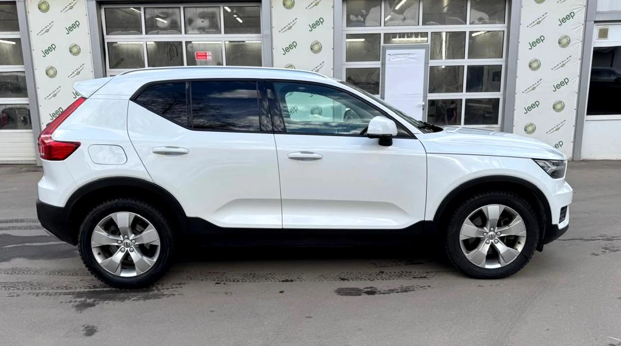Volvo XC40, 2020г, полный привод, автомат