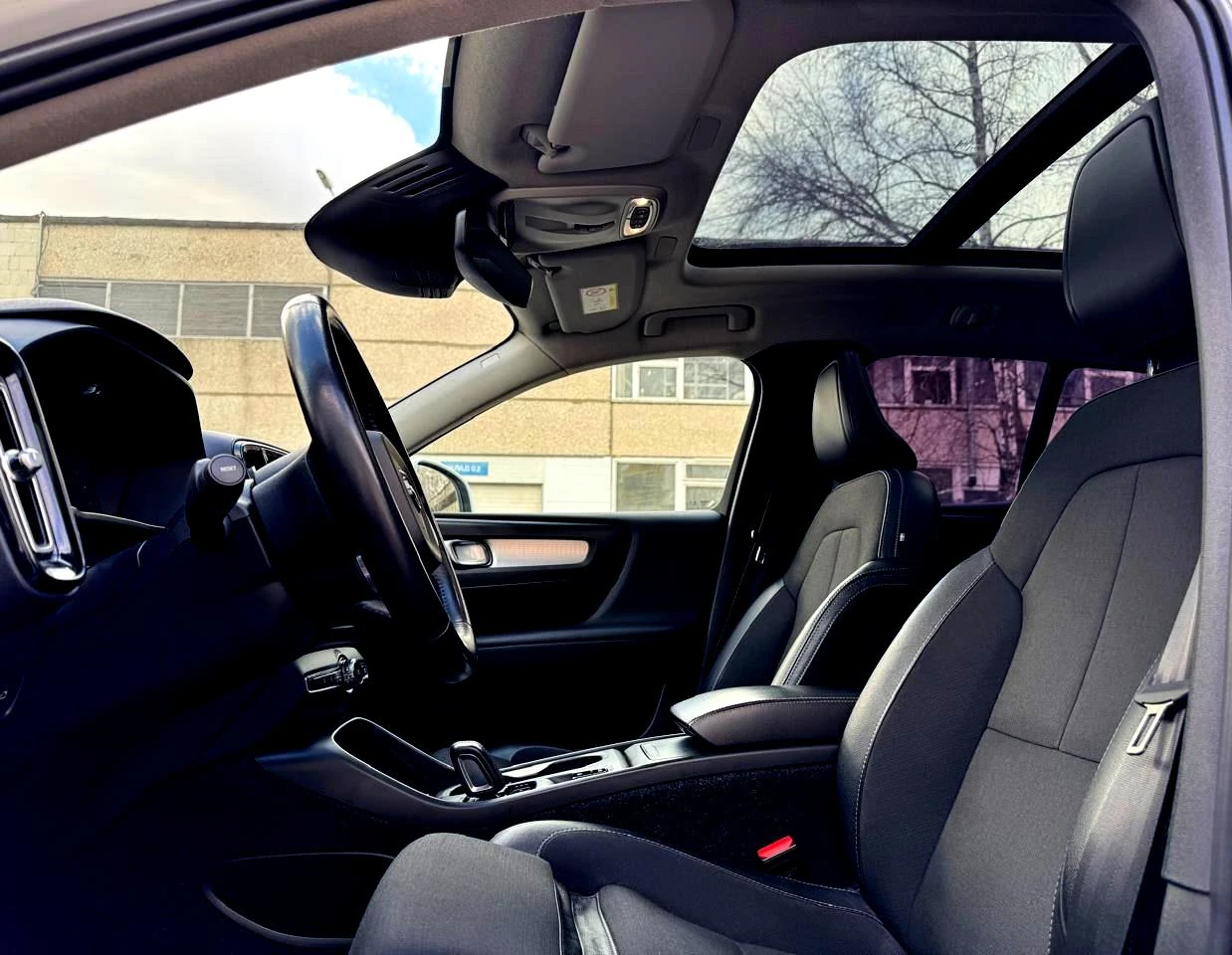 Volvo XC40, 2020г, полный привод, автомат