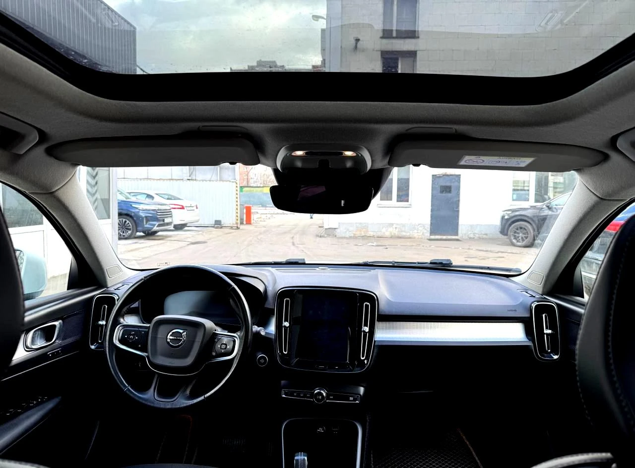 Volvo XC40, 2020г, полный привод, автомат