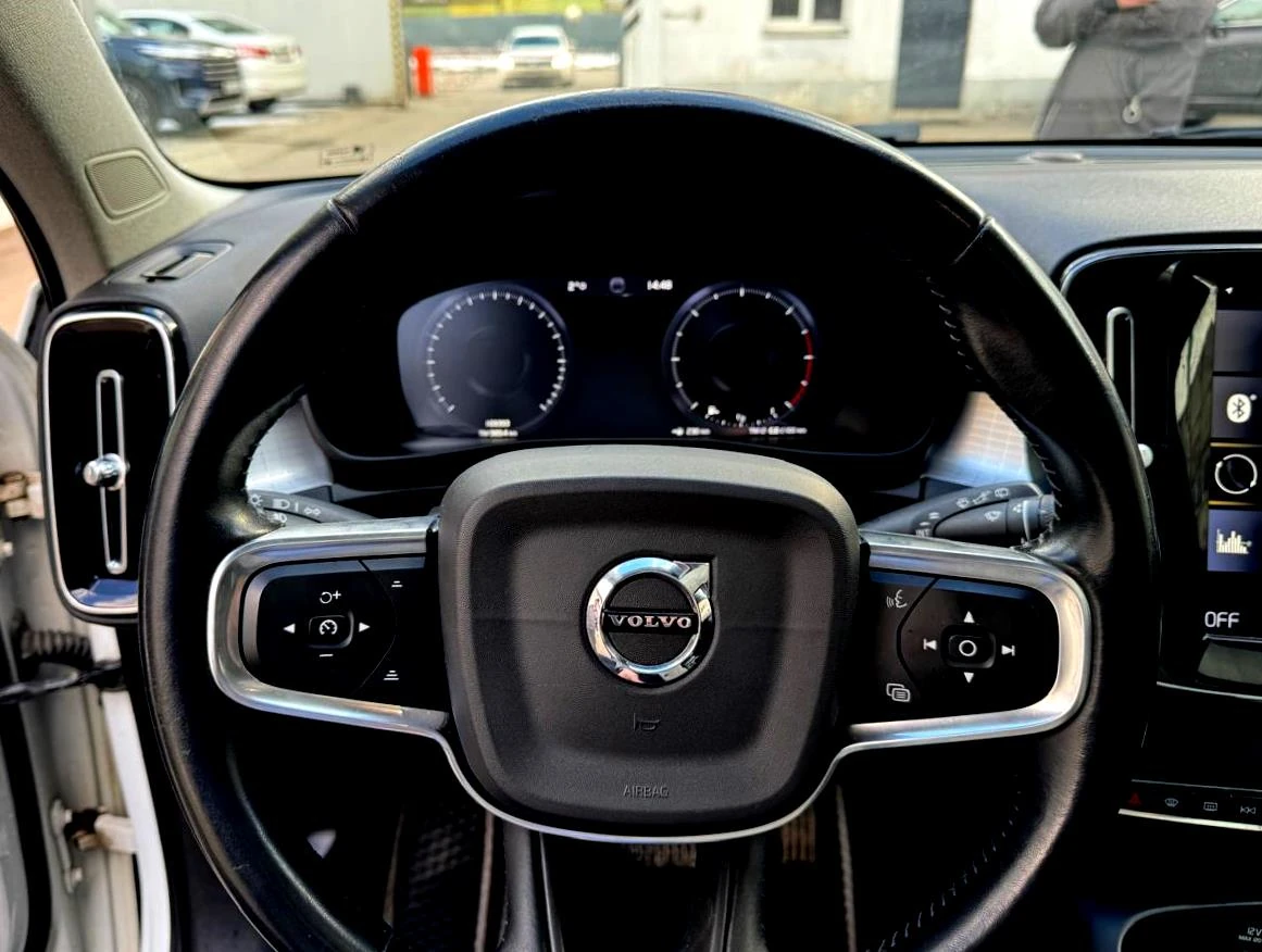 Volvo XC40, 2020г, полный привод, автомат