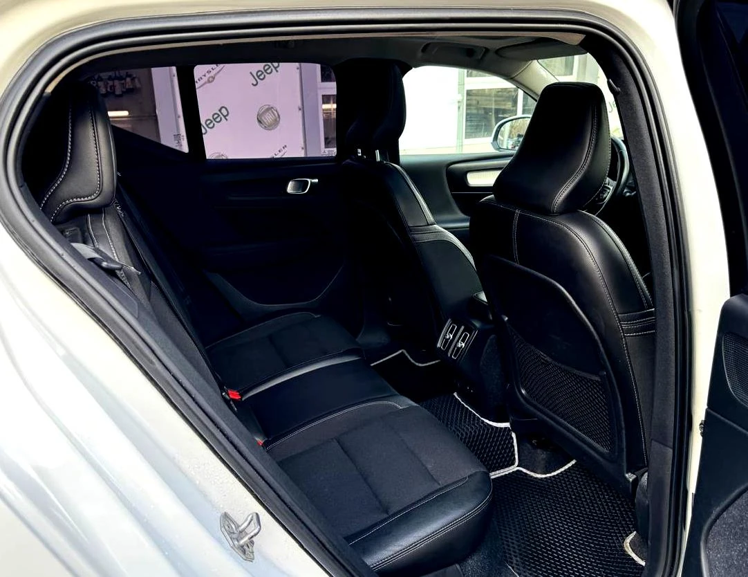 Volvo XC40, 2020г, полный привод, автомат