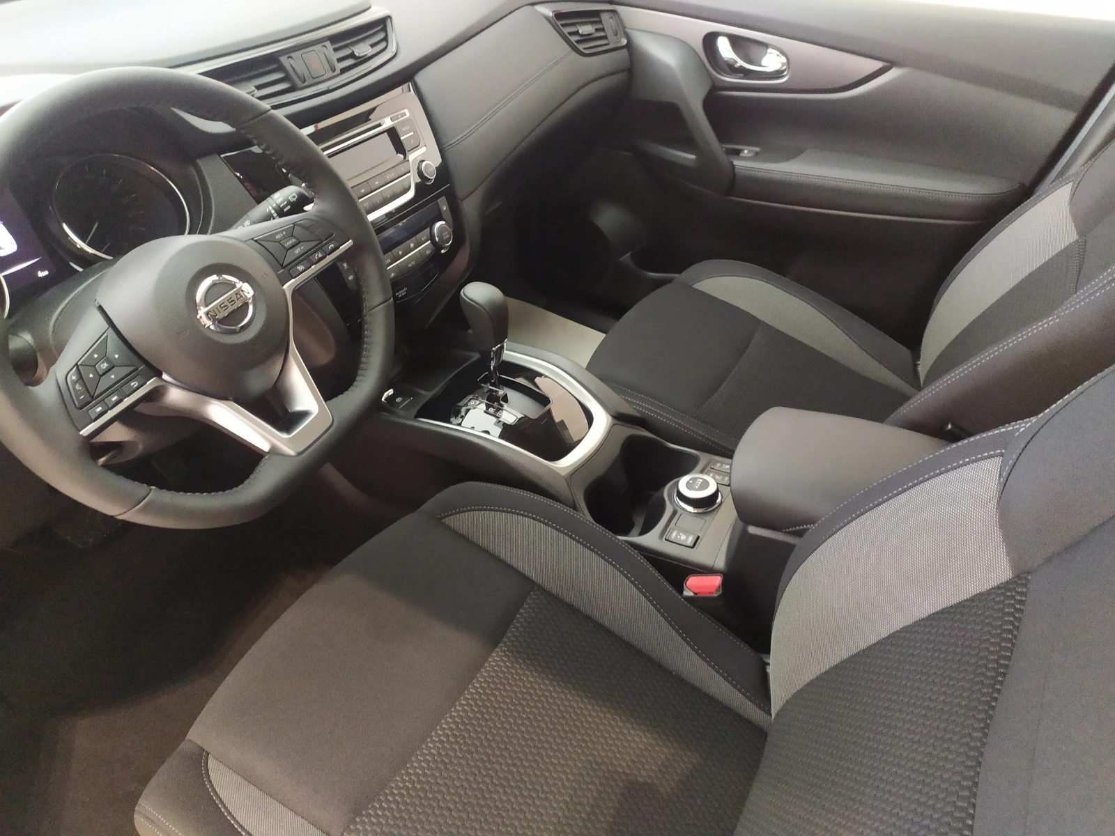 Nissan Qashqai, 2023г, передний привод, вариатор