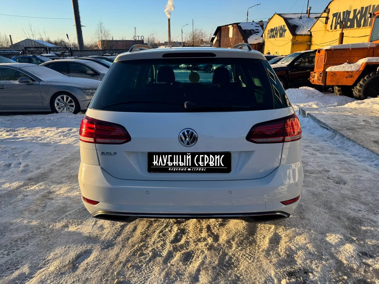 Volkswagen Golf, 2019г, передний привод, механика