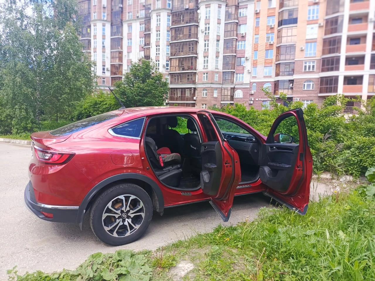 Renault Arkana, 2019г, передний привод, вариатор