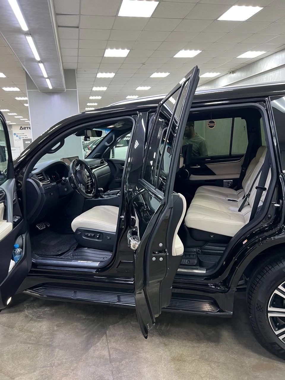 Lexus LX, 2019г, полный привод, автомат