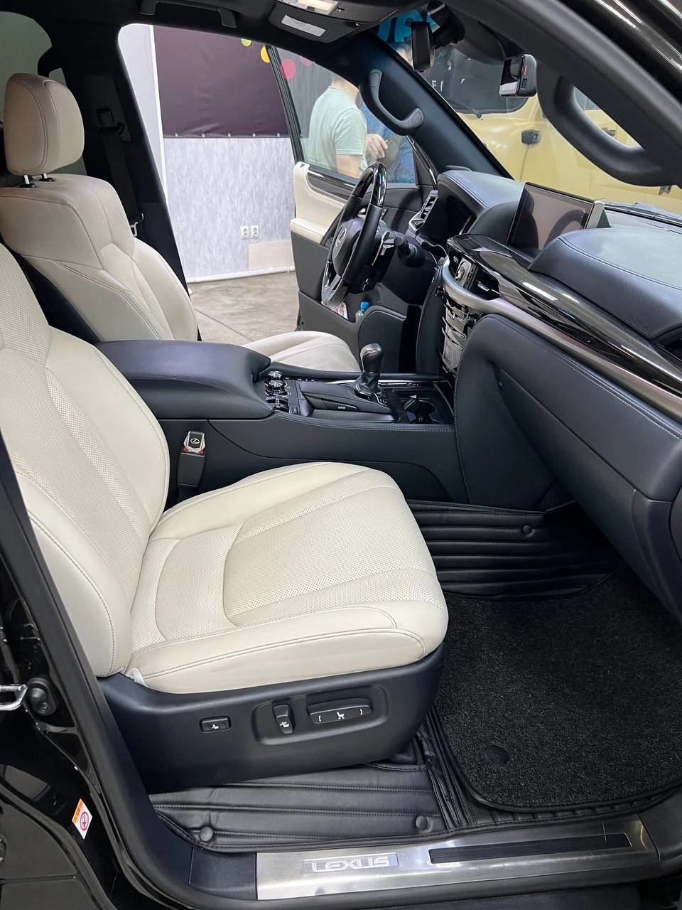 Lexus LX, 2019г, полный привод, автомат