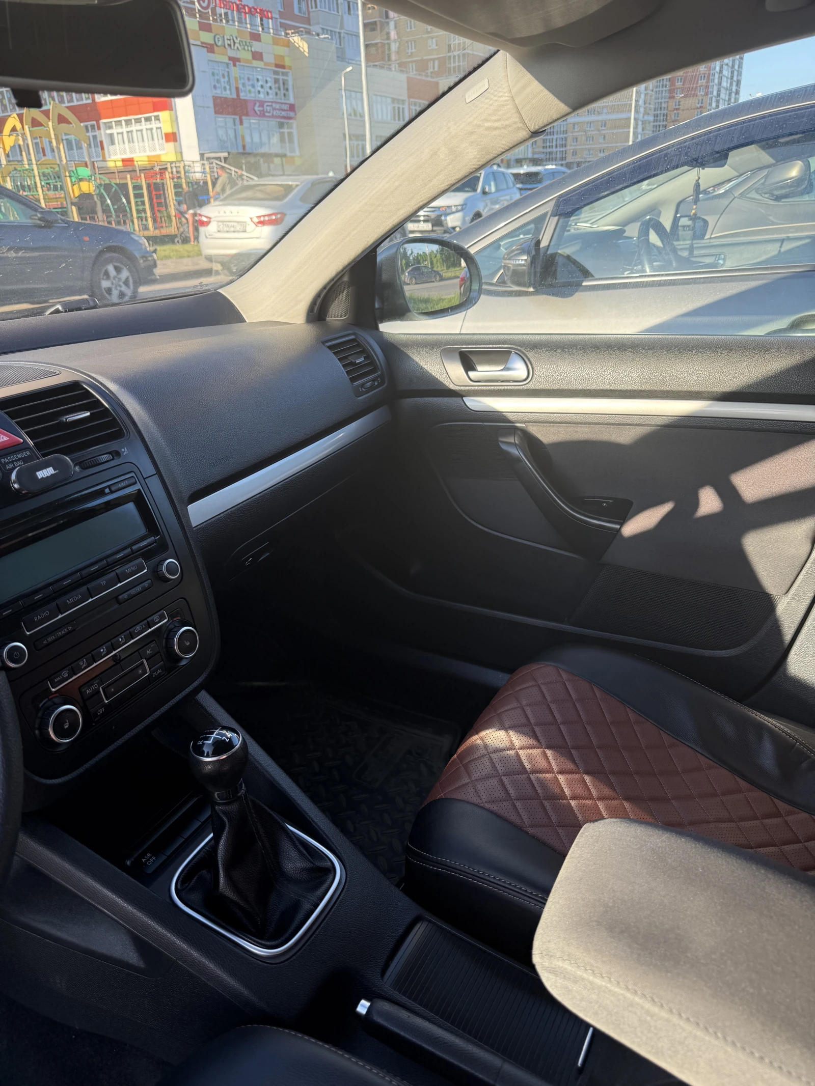 Volkswagen Jetta, 2010г, передний привод, механика