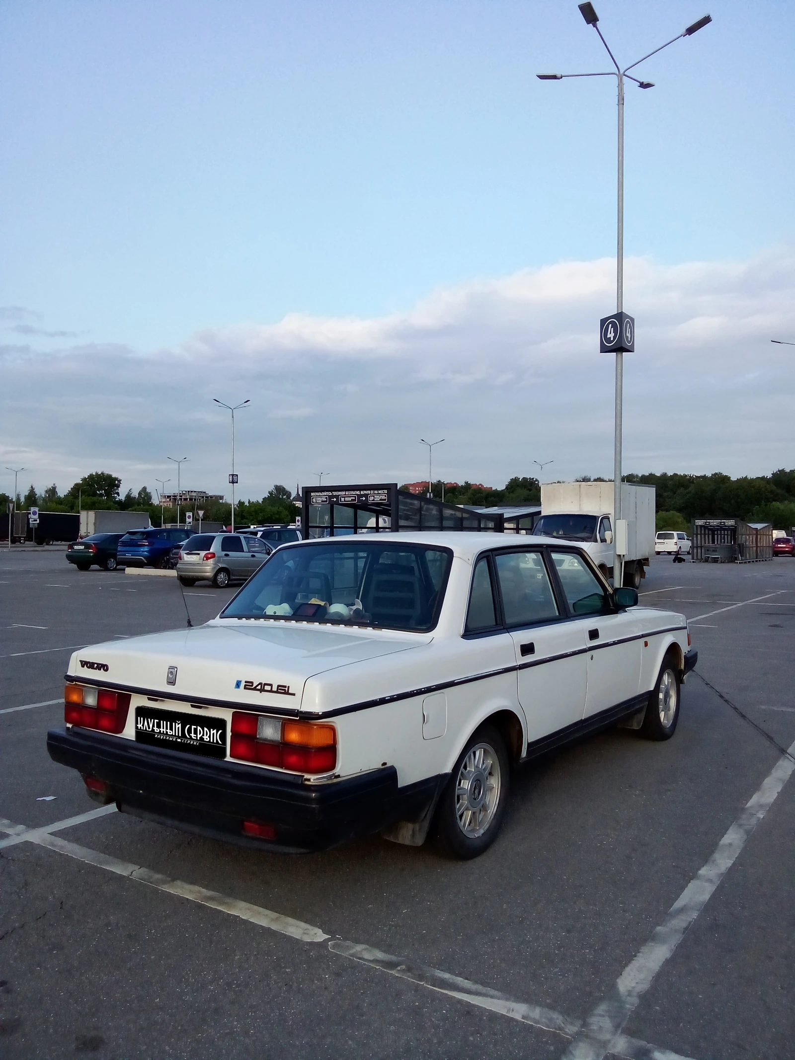 Volvo 240 Series, 1992г, задний привод, механика