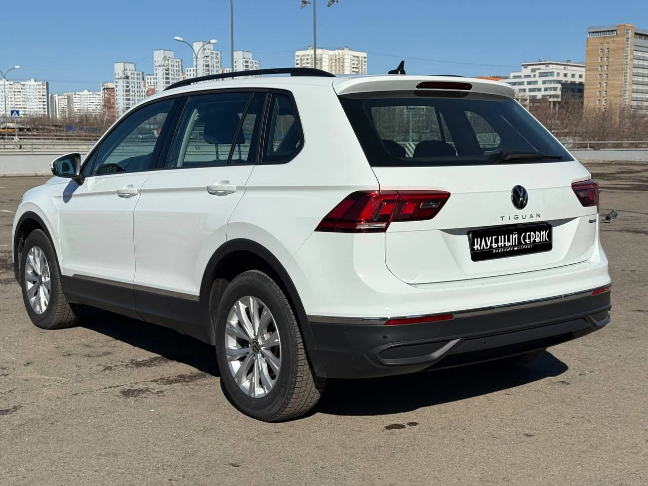 Volkswagen Tiguan, 2021г, полный привод, робот