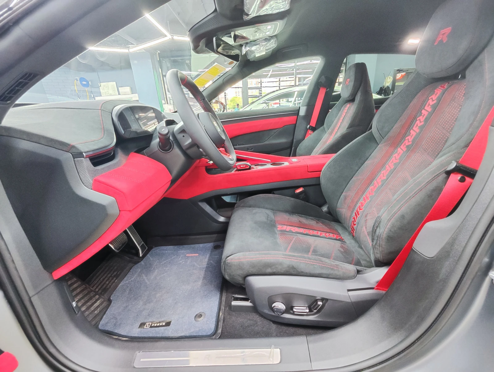 Zeekr 001, 2024г, полный привод, автомат