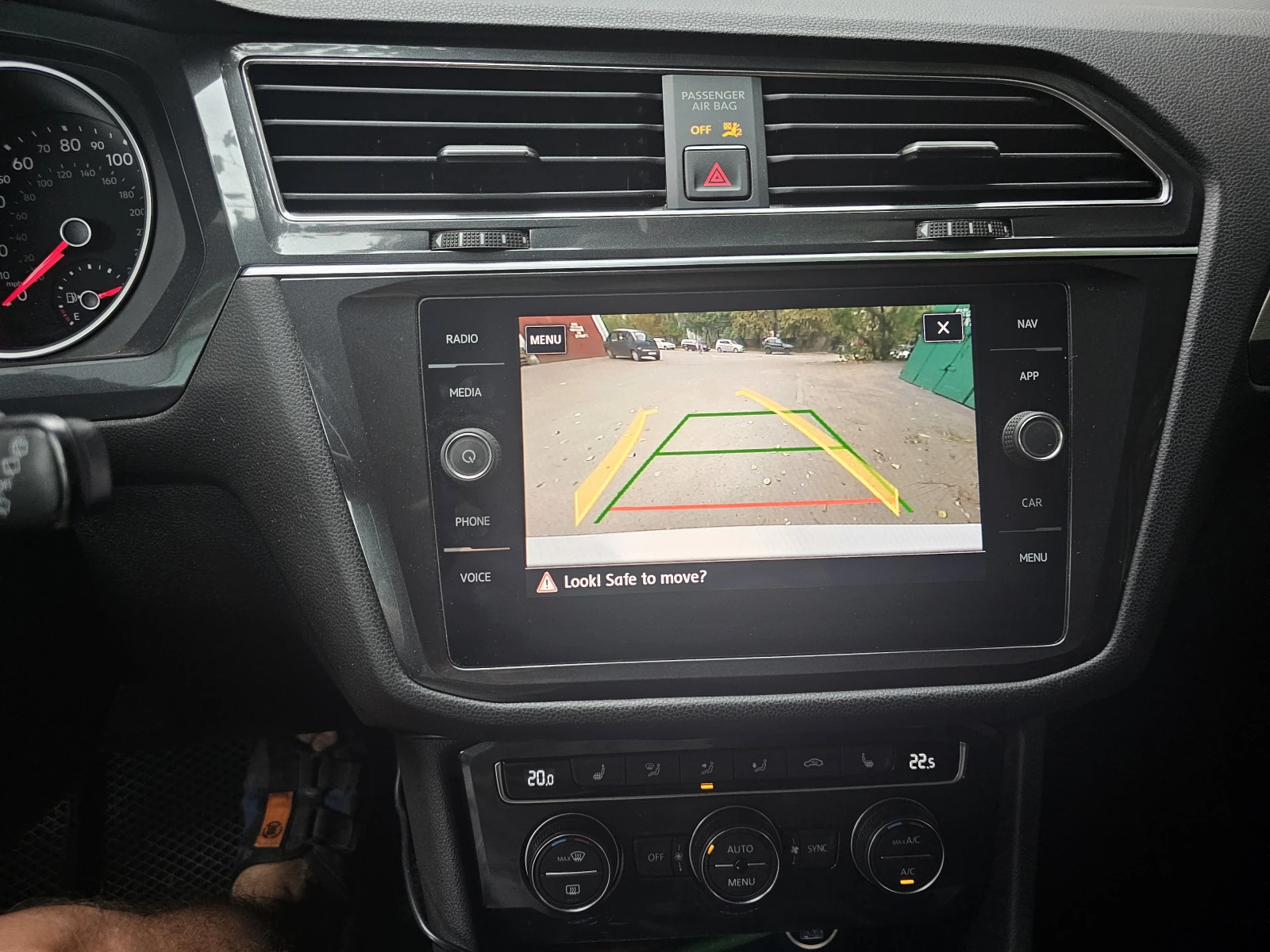 Volkswagen Tiguan, 2018г, передний привод, автомат