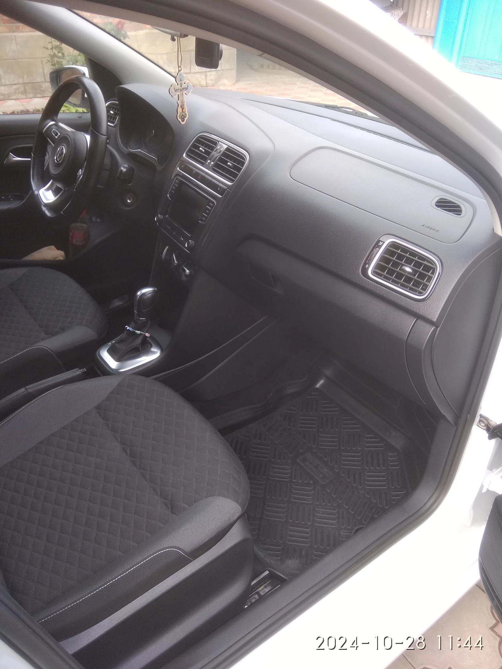 Volkswagen Polo, 2019г, передний привод, автомат