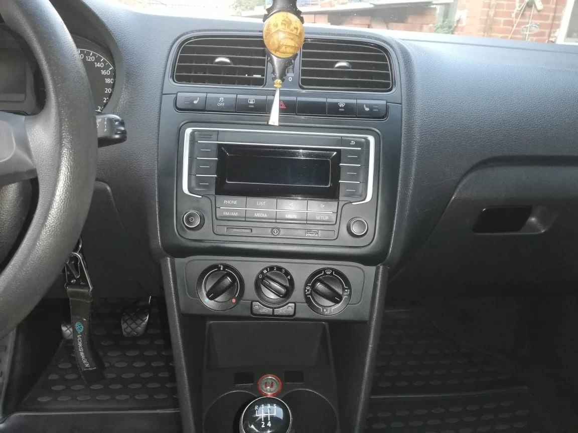 Volkswagen Polo, 2016г, передний привод, механика