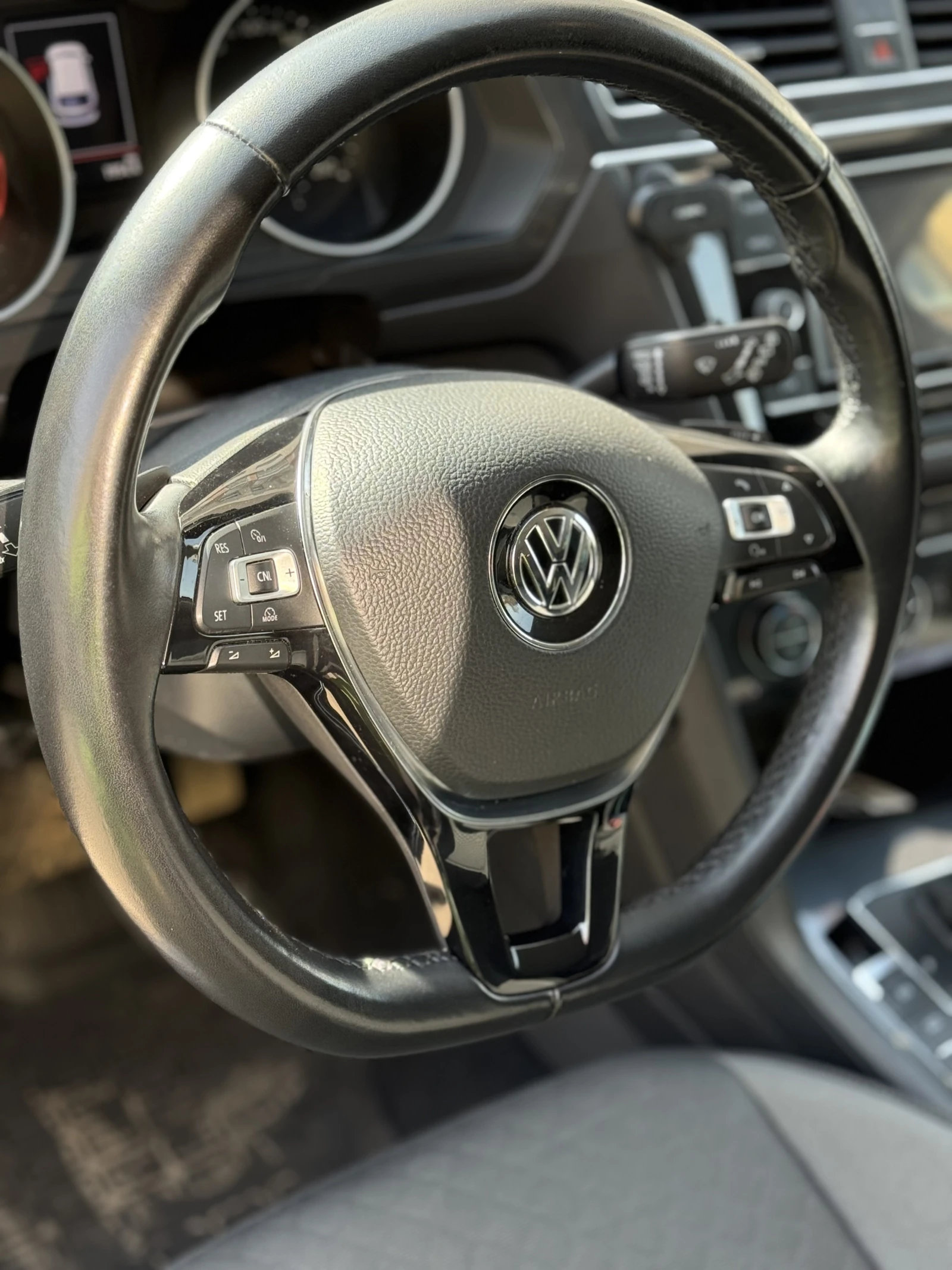 Volkswagen Tiguan, 2018г, полный привод, робот