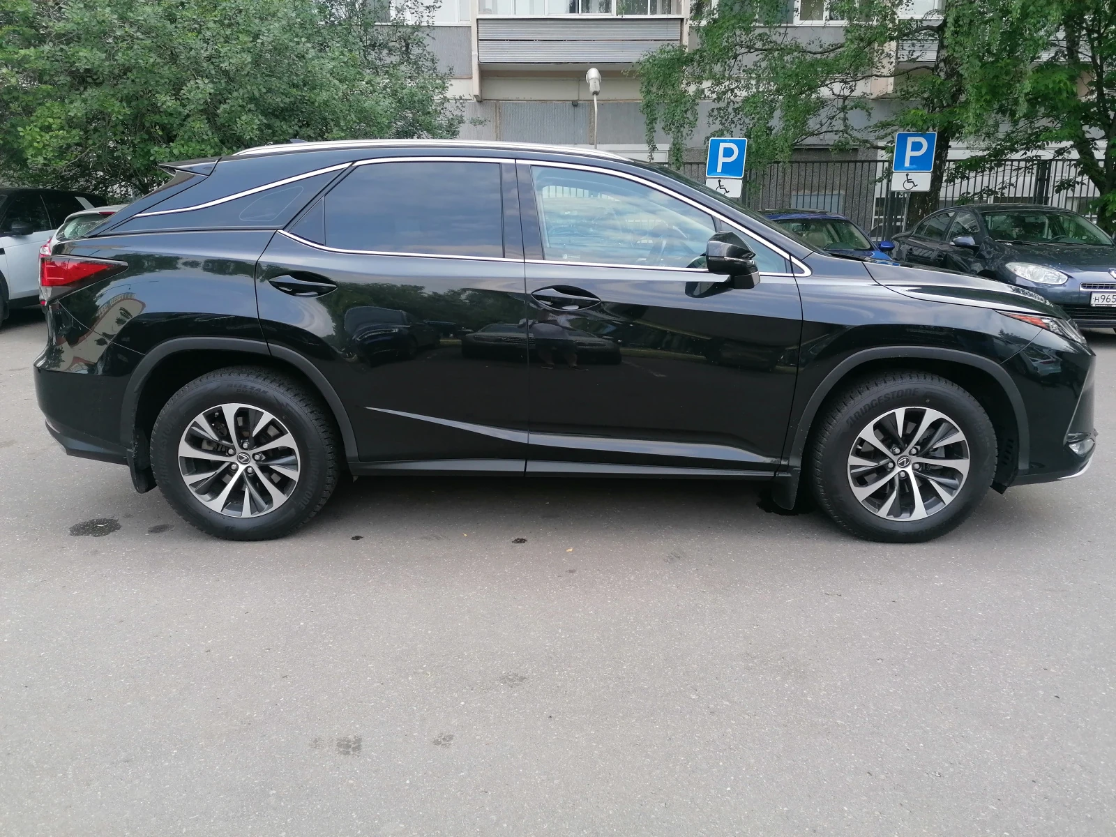 Lexus RX, 2021г, полный привод, автомат